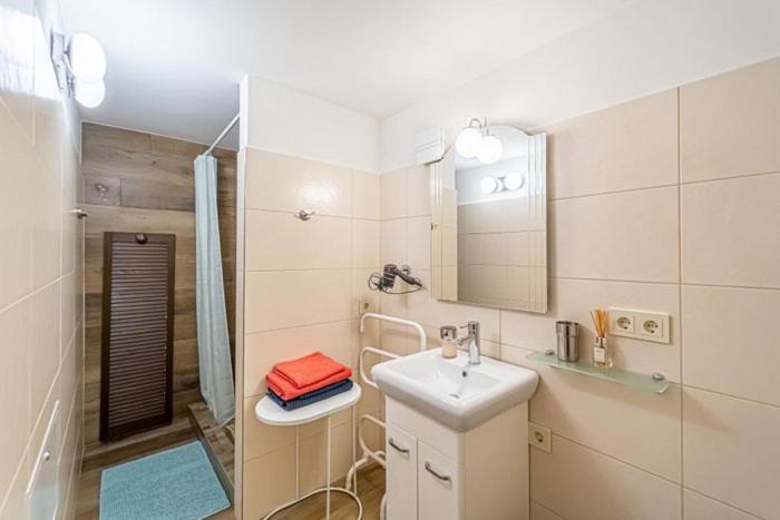 Old Town Apartment With A Separate Entrance カウナス エクステリア 写真